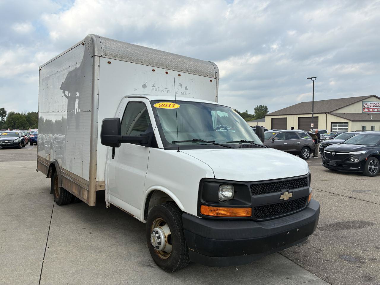 Used 2017 Chevrolet Express 3500 RWD image 3