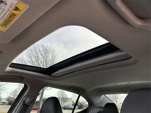 Used 2018 Acura TLX image 27