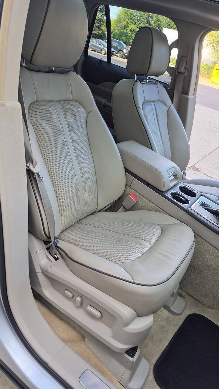 Used 2015 Lincoln MKX AWD w/ Equipment Group 102A image 47