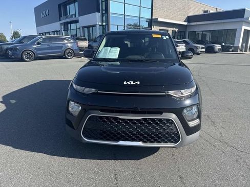 Certified 2022 Kia Soul LX FWD image 2