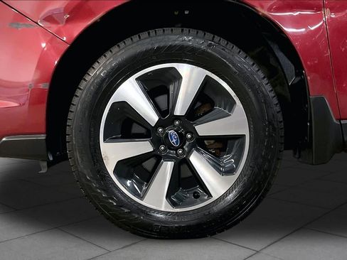 Used 2017 Subaru Forester 2.5i Premium AWD/4WD image 11