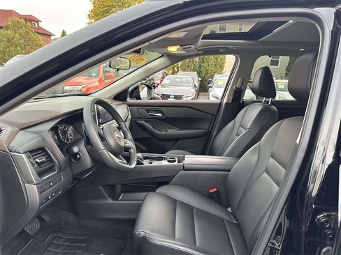 Used 2023 Nissan Rogue SV w/ SV Premium B Package image 19