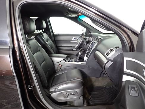 Used 2013 Ford Explorer XLT AWD/4WD image 39