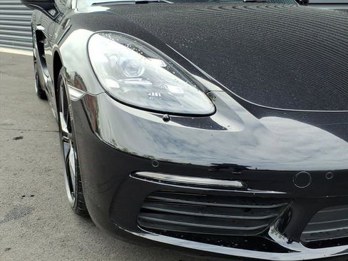 Used 2022 Porsche 718 Cayman w/ Premium Package image 26