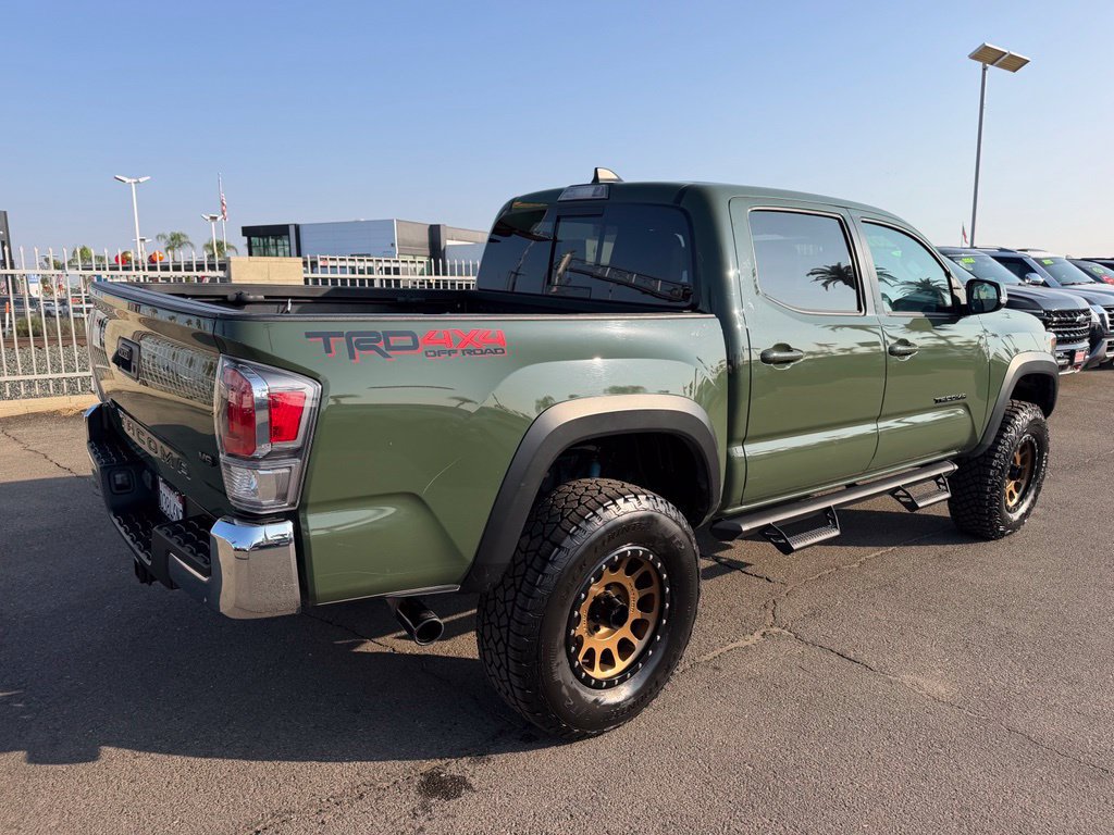 Used 2022 Toyota Tacoma TRD Off-Road w/ Black Out Package (TMS) AWD/4WD image 6