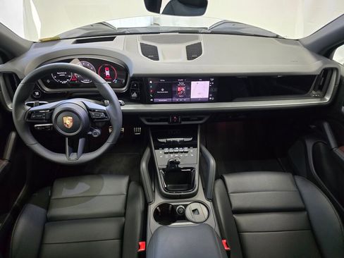 New 2025 Porsche Cayenne S image 19