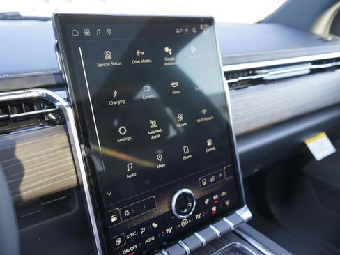 New 2025 GMC Sierra EV Denali image 14