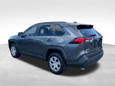 Used 2021 Toyota RAV4 LE AWD/4WD image 4
