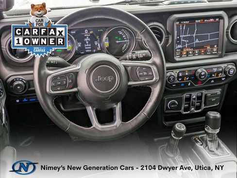 Used 2023 Jeep Wrangler Unlimited Sahara w/ Cold Weather Group AWD/4WD image 5
