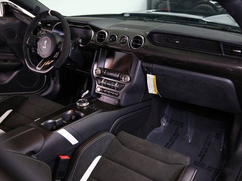 Used 2021 Ford Mustang Shelby GT500 w/ Carbon Fiber Track Pack RWD image 11