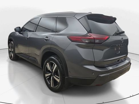 Used 2025 Nissan Rogue SL FWD image 8
