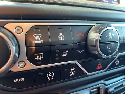 Used 2021 Jeep Wrangler Unlimited Rubicon image 32