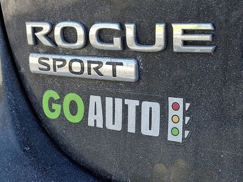 Used 2021 Nissan Rogue Sport SV image 22