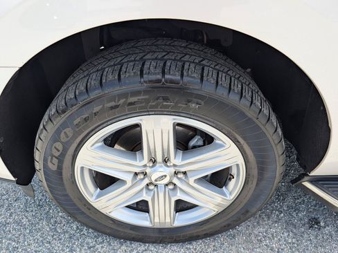 Used 2019 Ford Expedition Max XLT w/ Equipment Group 202A RWD image 12