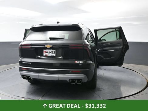 Used 2024 Chevrolet Traverse LT FWD image 36