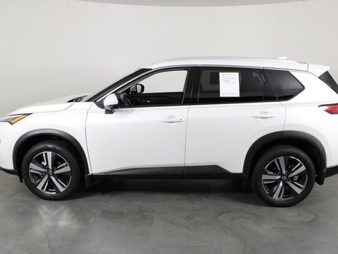 Certified 2024 Nissan Rogue SL FWD image 14