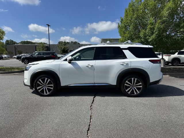 Certified 2025 Nissan Pathfinder Platinum AWD/4WD image 6