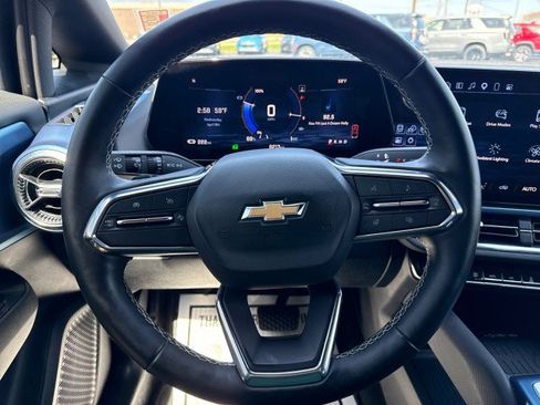 Used 2025 Chevrolet Equinox EV LT w/ Convenience Package image 18