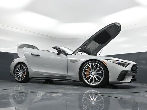 Used 2022 Mercedes-Benz SL 63 AMG 4MATIC image 34