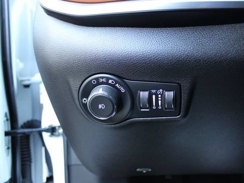 Used 2024 Jeep Compass Limited AWD/4WD image 13