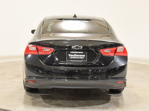 Used 2018 Chevrolet Malibu LT w/ Driver Confidence Package image 10