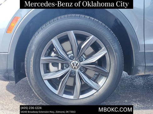 Used 2022 Volkswagen Tiguan SE AWD/4WD image 11