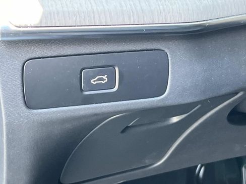 Used 2025 Volvo XC90 B6 Ultra image 28