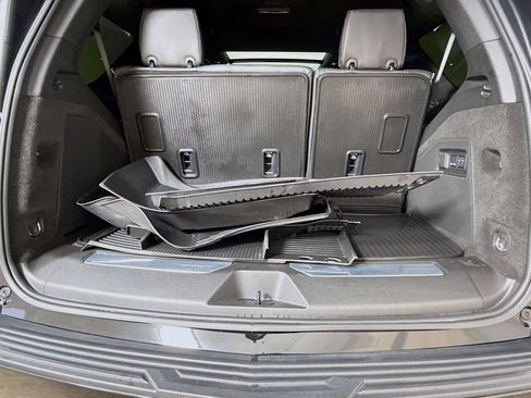 Used 2025 Cadillac Escalade Sport Platinum w/ LPO, ONYX Package image 29