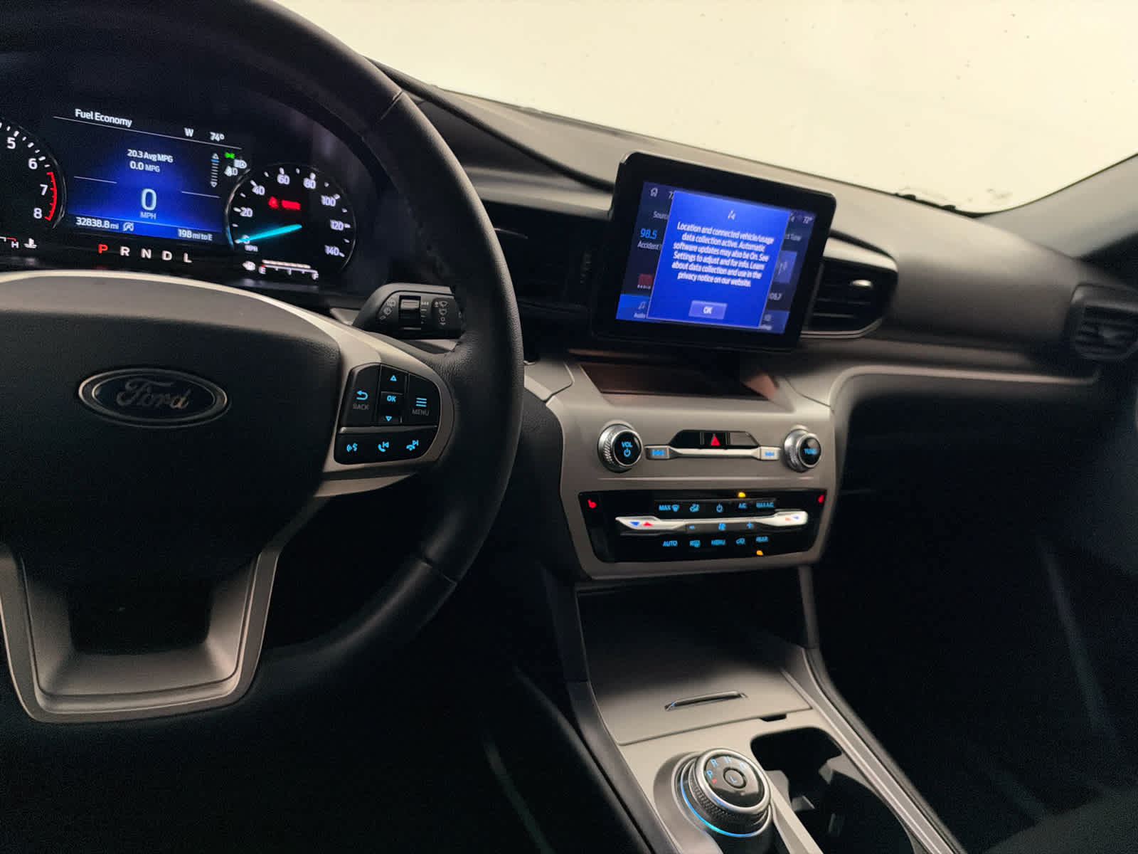 Used 2024 Ford Explorer XLT RWD image 19