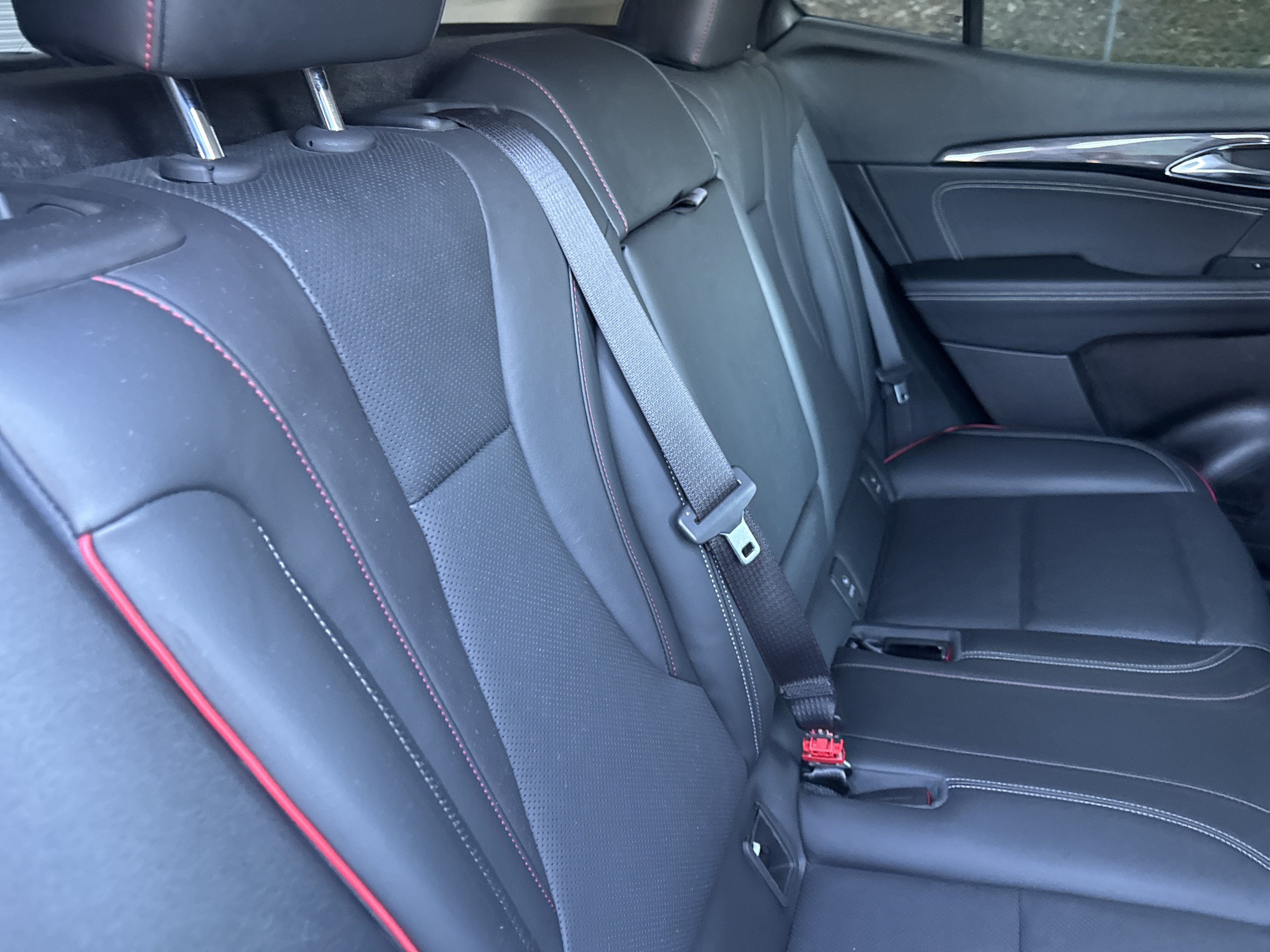 Used 2022 Buick Envision Essence w/ Technology Package II FWD image 11