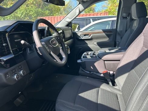 New 2026 GMC Sierra 1500 Elevation image 9