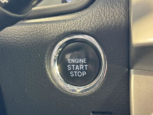 Used 2015 Toyota 4Runner Limited image 29