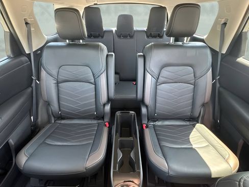 Used 2023 Nissan Pathfinder Platinum AWD/4WD image 13