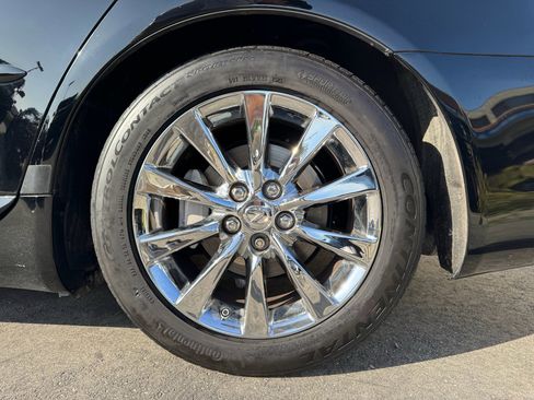 Used 2011 Lexus LS 460 w/ Comfort Pkg RWD image 10