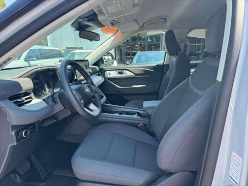 Used 2026 Ford Explorer Active AWD/4WD image 17