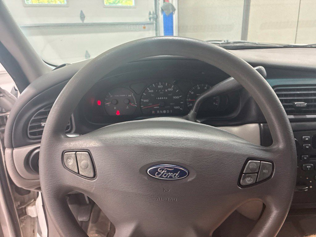 Used 2002 Ford Taurus SE FWD image 14