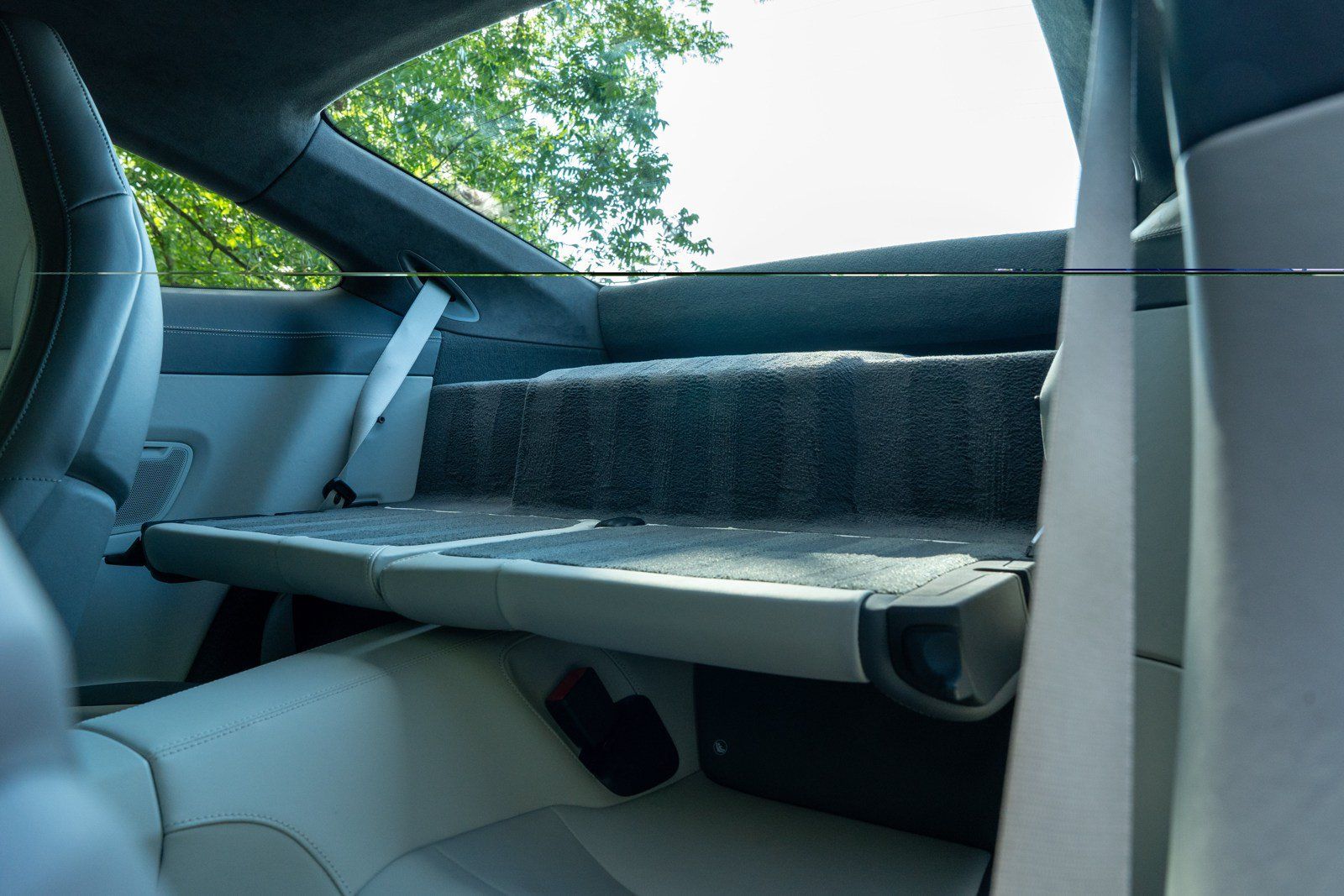 Certified 2025 Porsche 911 Carrera RWD image 32