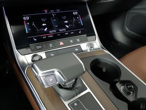 Used 2025 Audi A6 2.0T Premium image 52