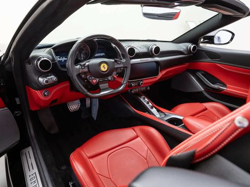 Used 2020 Ferrari Portofino RWD image 12
