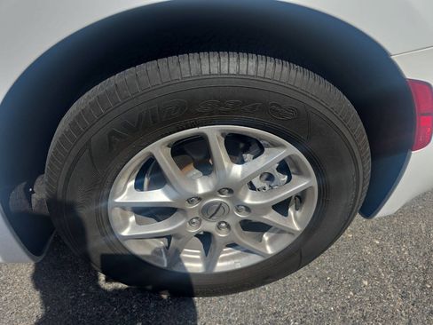 Used 2023 Chrysler Pacifica Touring-L FWD image 31