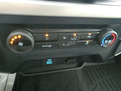 Used 2023 Ford F150 XLT AWD/4WD image 27