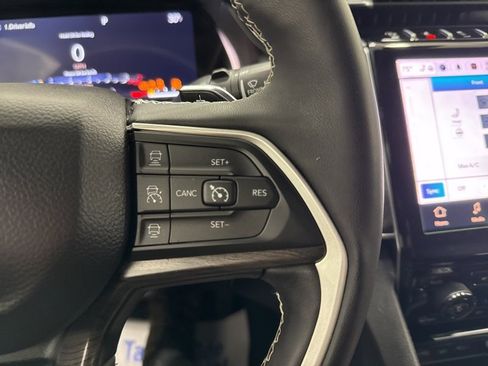 Certified 2023 Jeep Grand Cherokee L Limited image 31