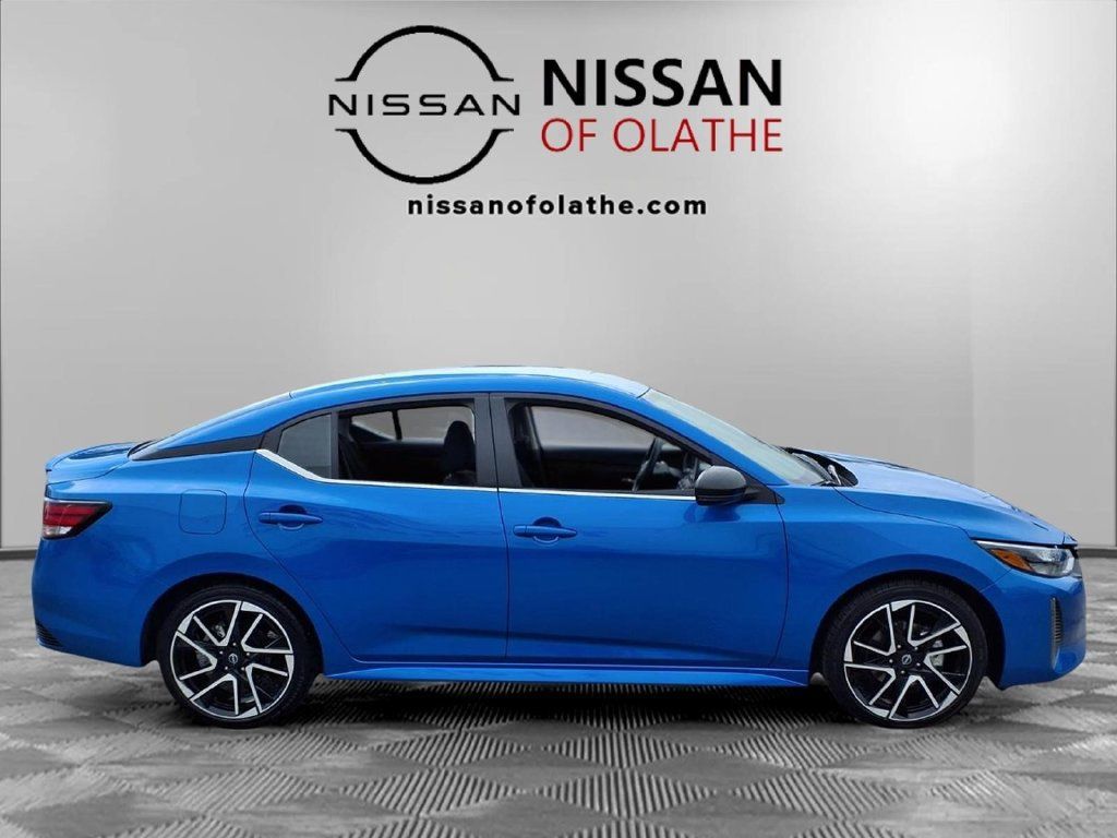 Used 2025 Nissan Sentra SR FWD image 29