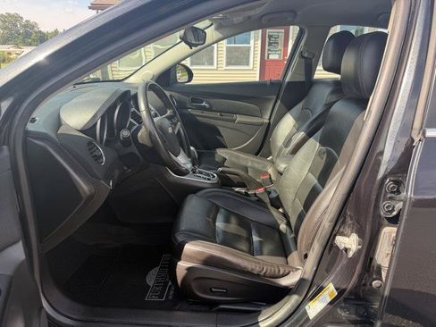 Used 2015 Chevrolet Cruze LT FWD image 3