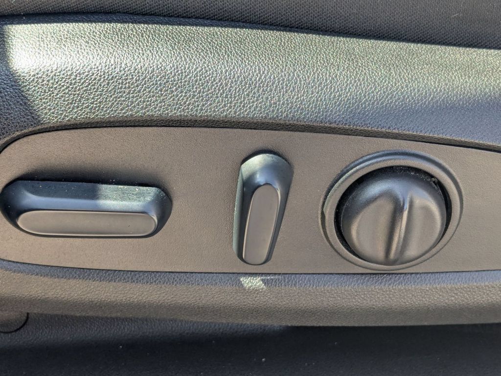 Used 2024 Chevrolet Equinox LT AWD/4WD image 16