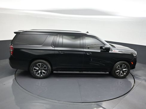 Used 2024 Chevrolet Suburban Z71 w/ Z71 Off-Road Package AWD/4WD image 21