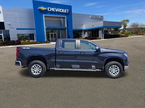 Used 2023 Chevrolet Silverado 1500 LT w/ Protection Package AWD/4WD image 28
