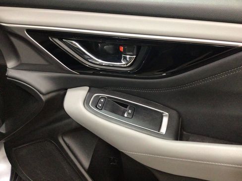 Used 2023 Subaru Outback Limited image 32