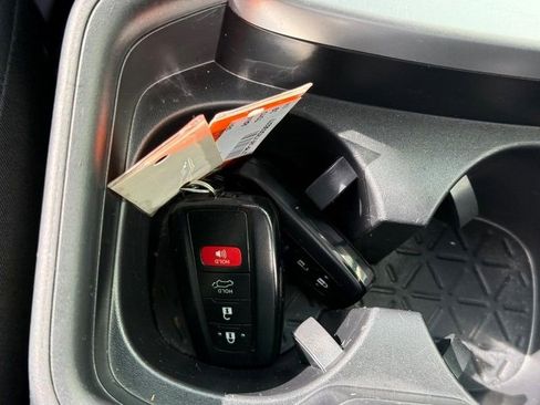 Used 2019 Toyota RAV4 XLE w/ Convenience Package AWD/4WD image 30