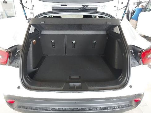 New 2026 Chevrolet Trax LT w/ Driver Confidence Package FWD image 27